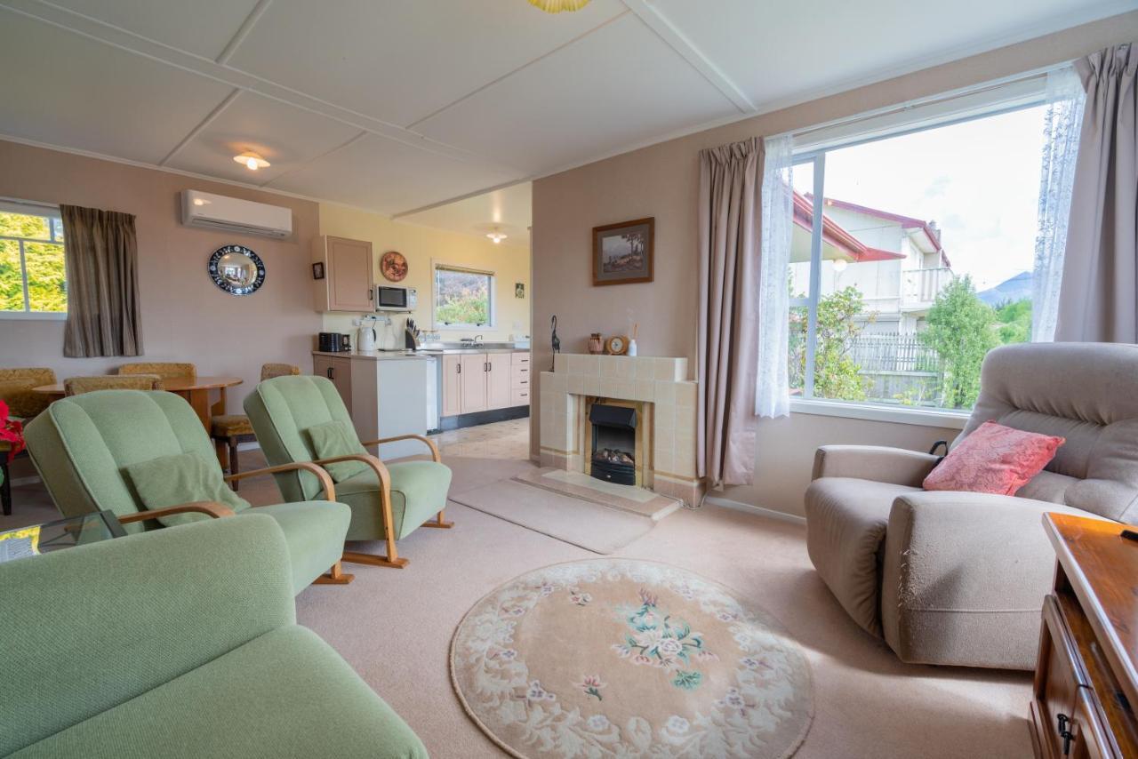 Rustlein Cottage - Te Anau Holiday Home Exterior foto